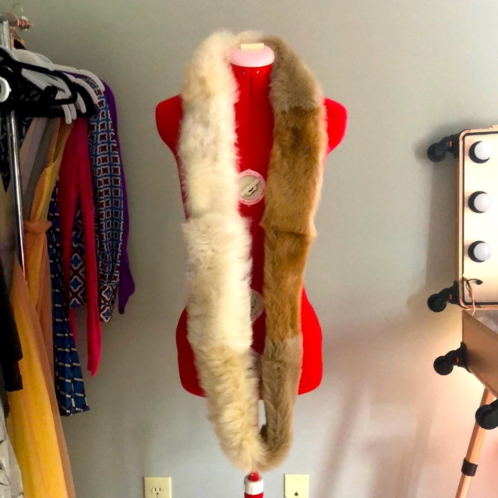 Ugg Infinity shearling sheepskin scarf